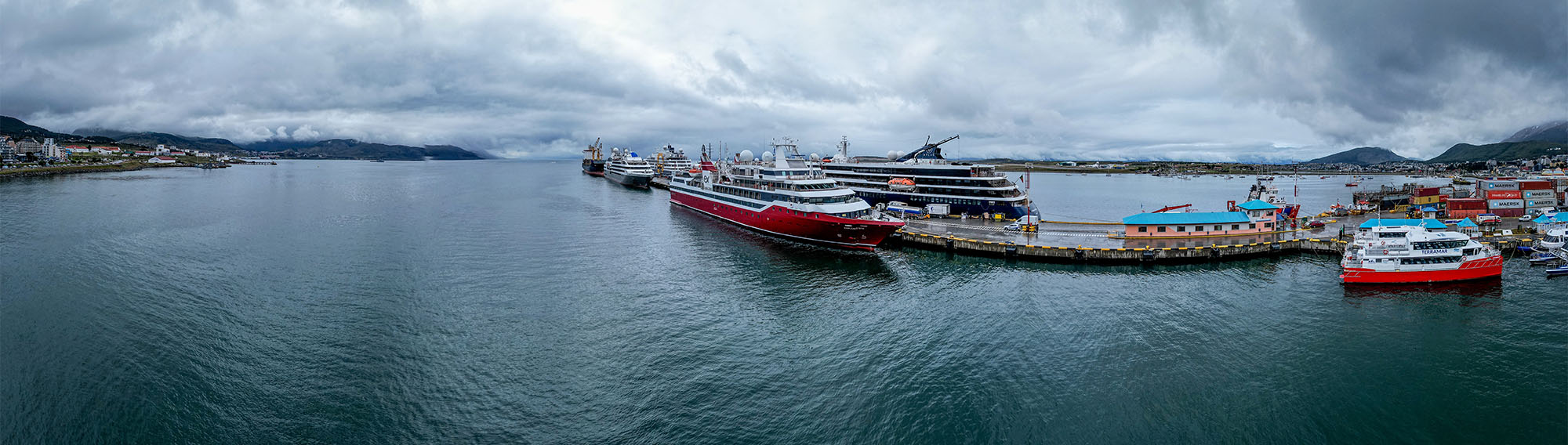 Delver Agent ships docked at a port.